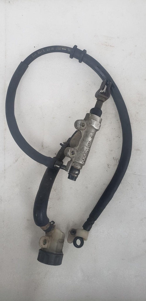MASTER CYLINDER