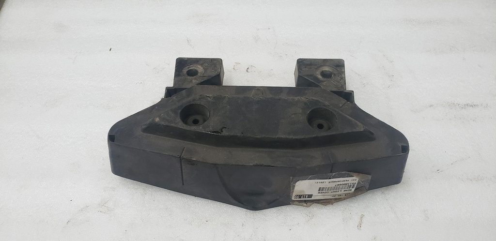 REAR LIGHT COVER
