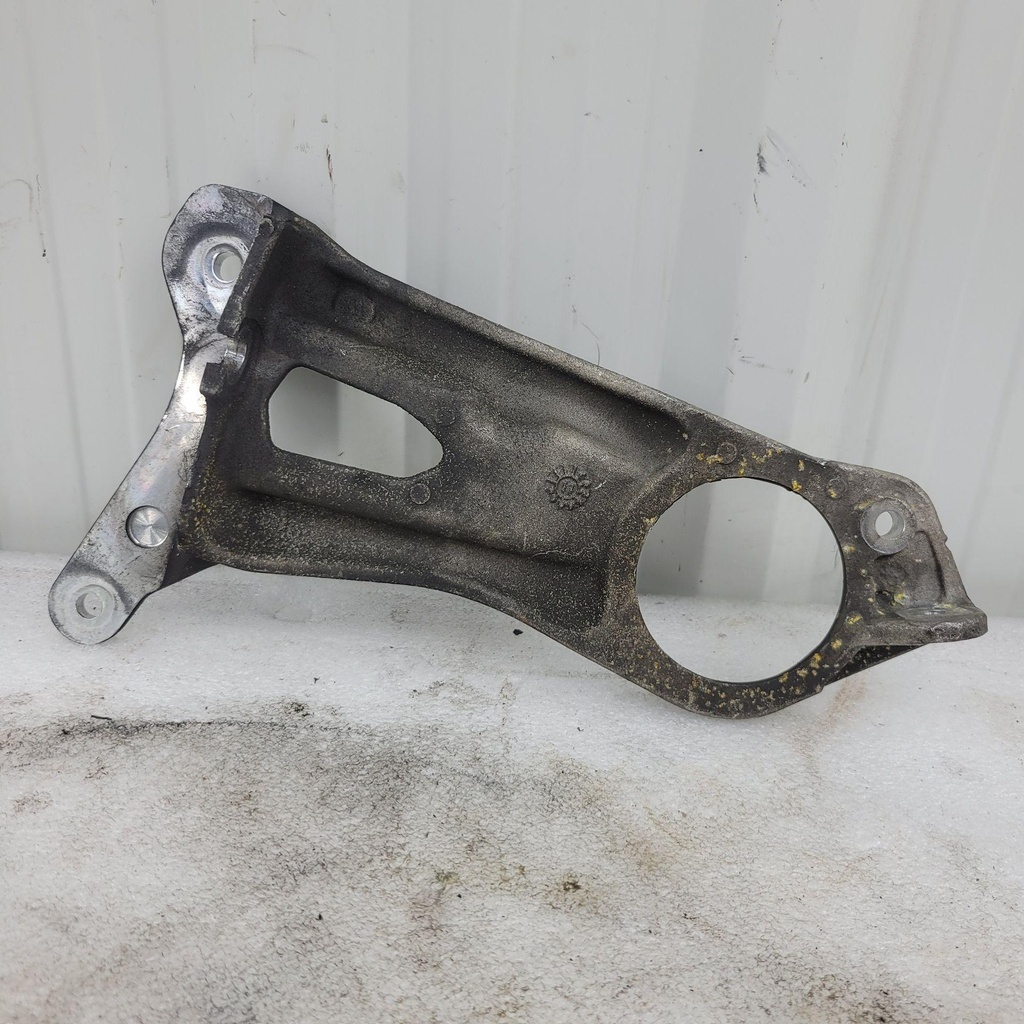 (new ref. 518327460) driven pulley support
