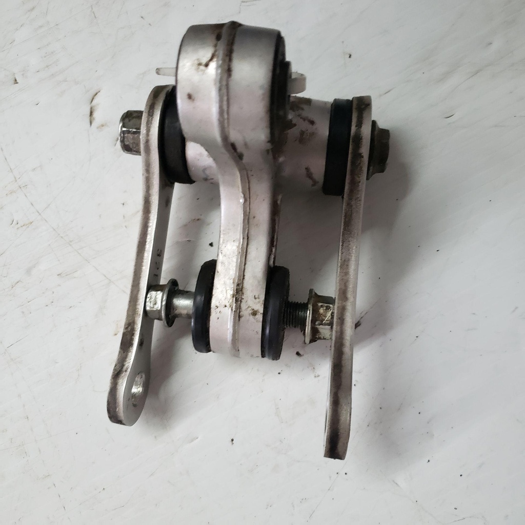 SUZUKI LEVER SET,REAR CUSHION - 62600-32840