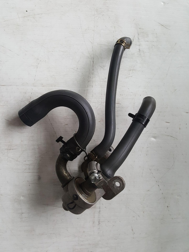VALVE ASSY - YAMAHA - 8ES-13520-00-00