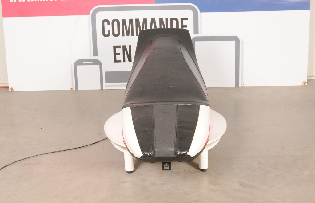 . . Seat Cover Comp UR FOR BWS1