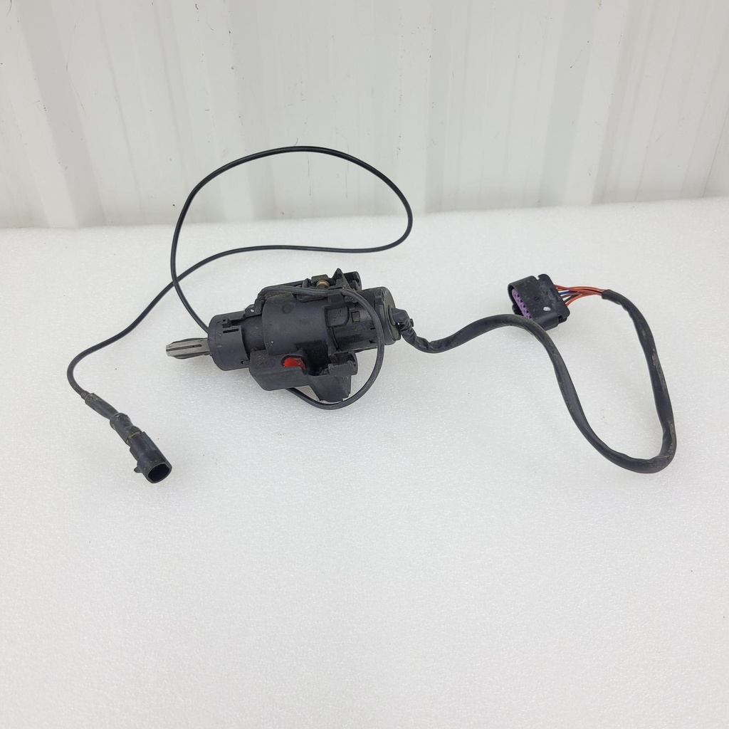 (new ref. 710005640) ignition switch