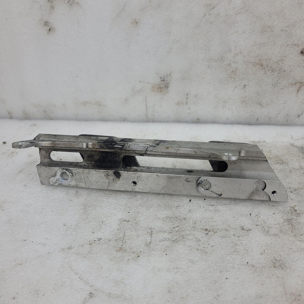 [0708-707-001] plate, engine mounting - lower (inc. 21-22)