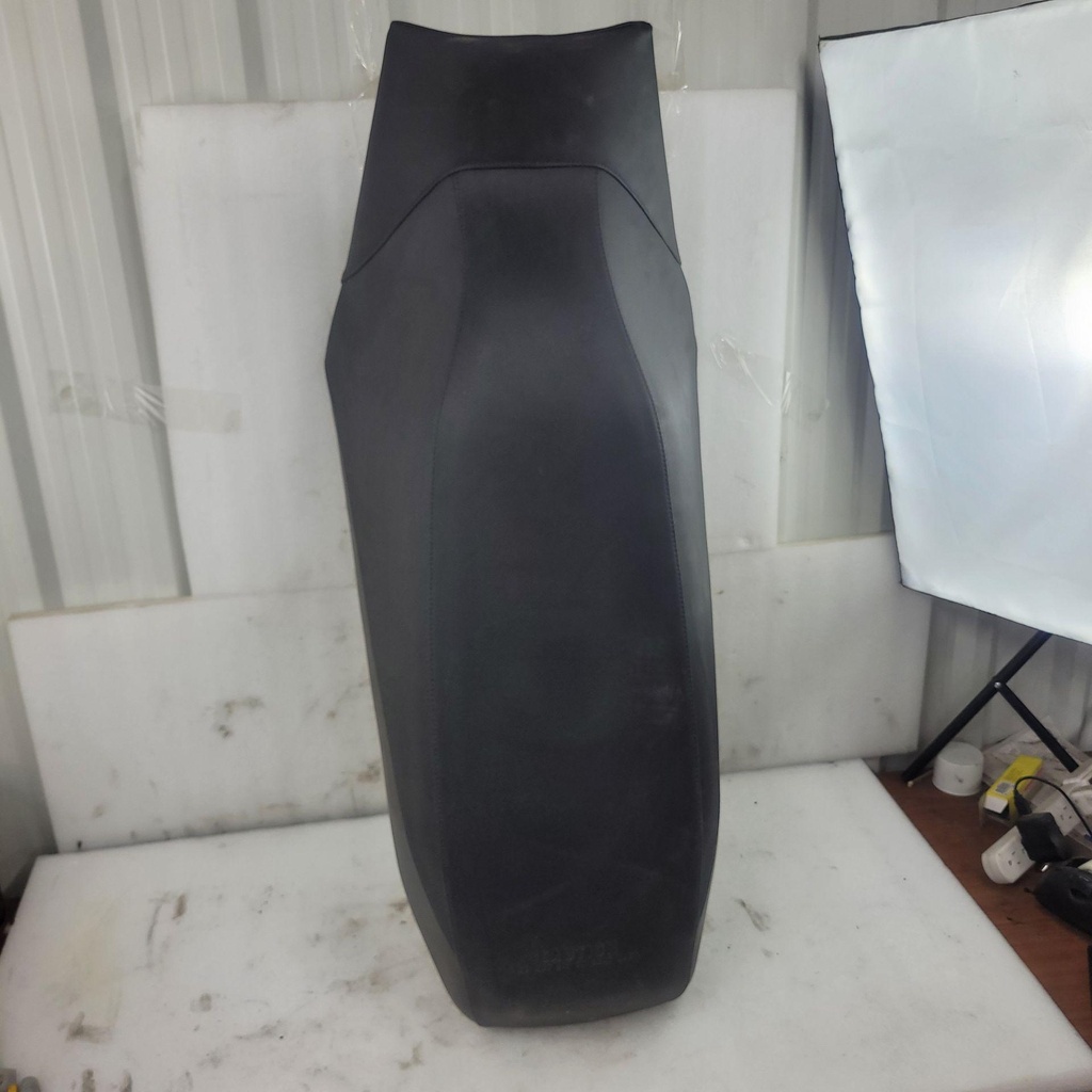 [5706-942-001] Complete Seat Assembly, Black