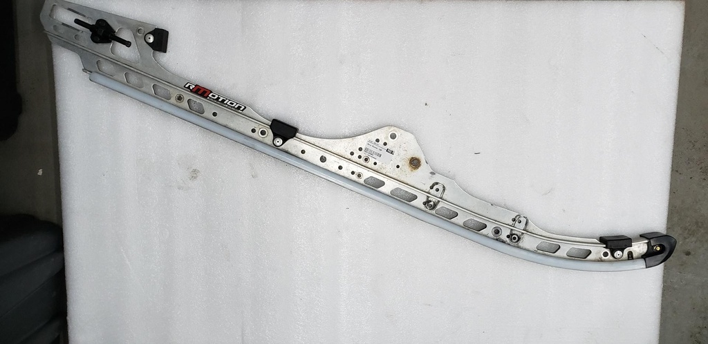 bare, runner 128"