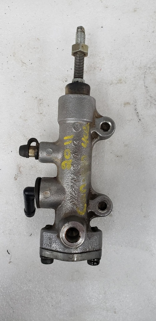[705600751-001] master cylinder (705600751-001)