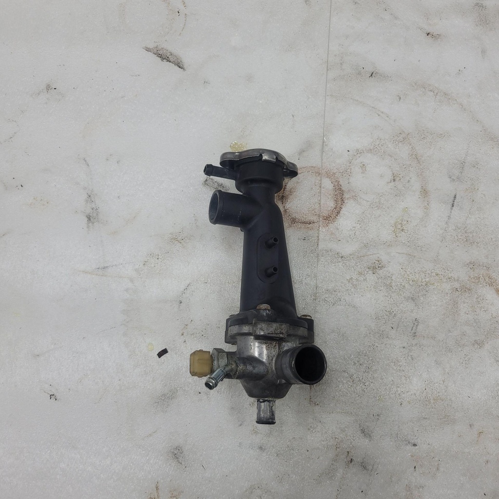 [8JPE24170100-001] housing, thermostat (8JPE24170100-001)