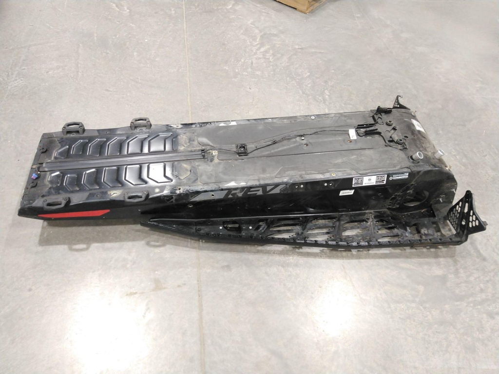 [415130296-001] Deep Black, Chassis Tunnel Module 137" Model Deep Black