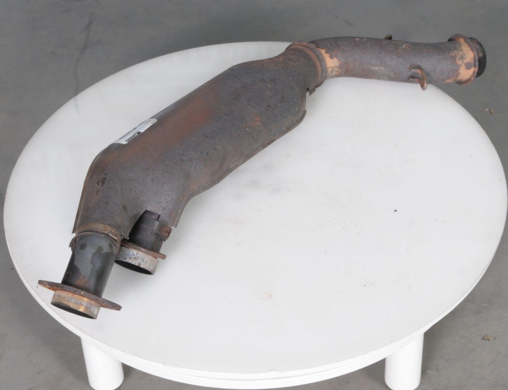 TWIN EXHAUST PIPE ASSEMBLY