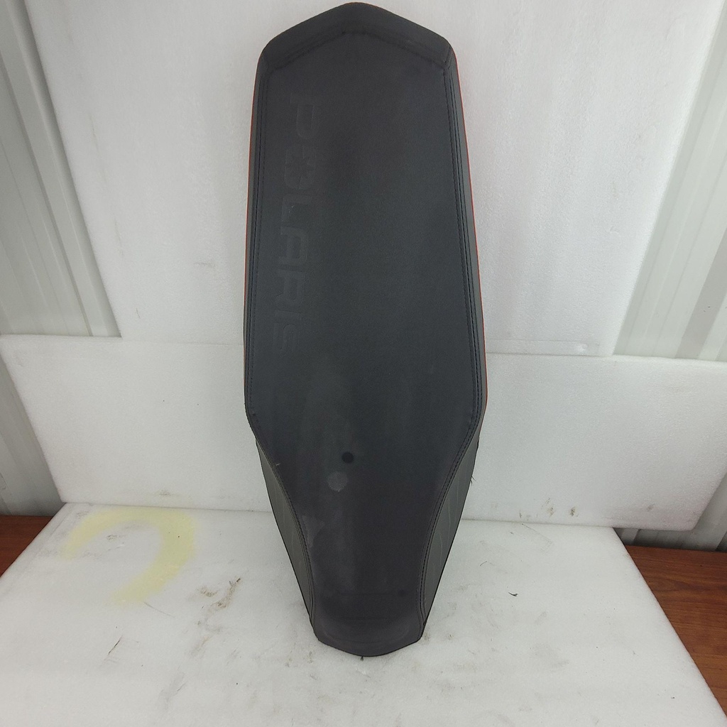 asm-seat black/indy red red side panel option