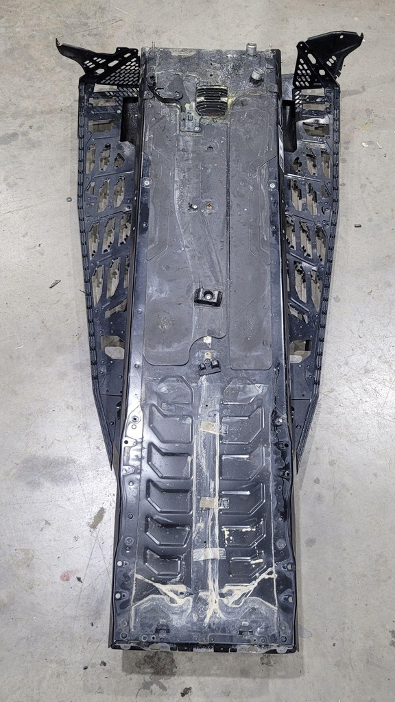 Deep Black, Chassis  137"