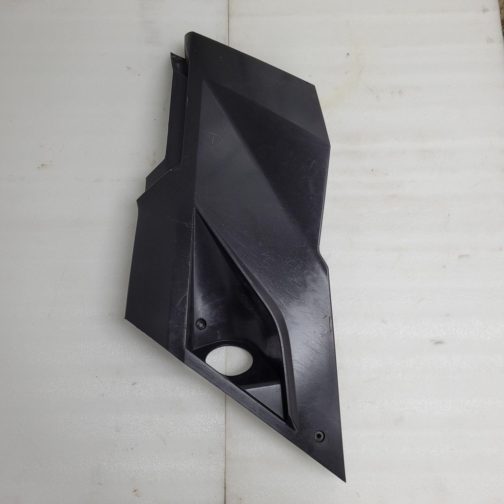 (new ref. 705006119) rh rear lateral pannel, black x model