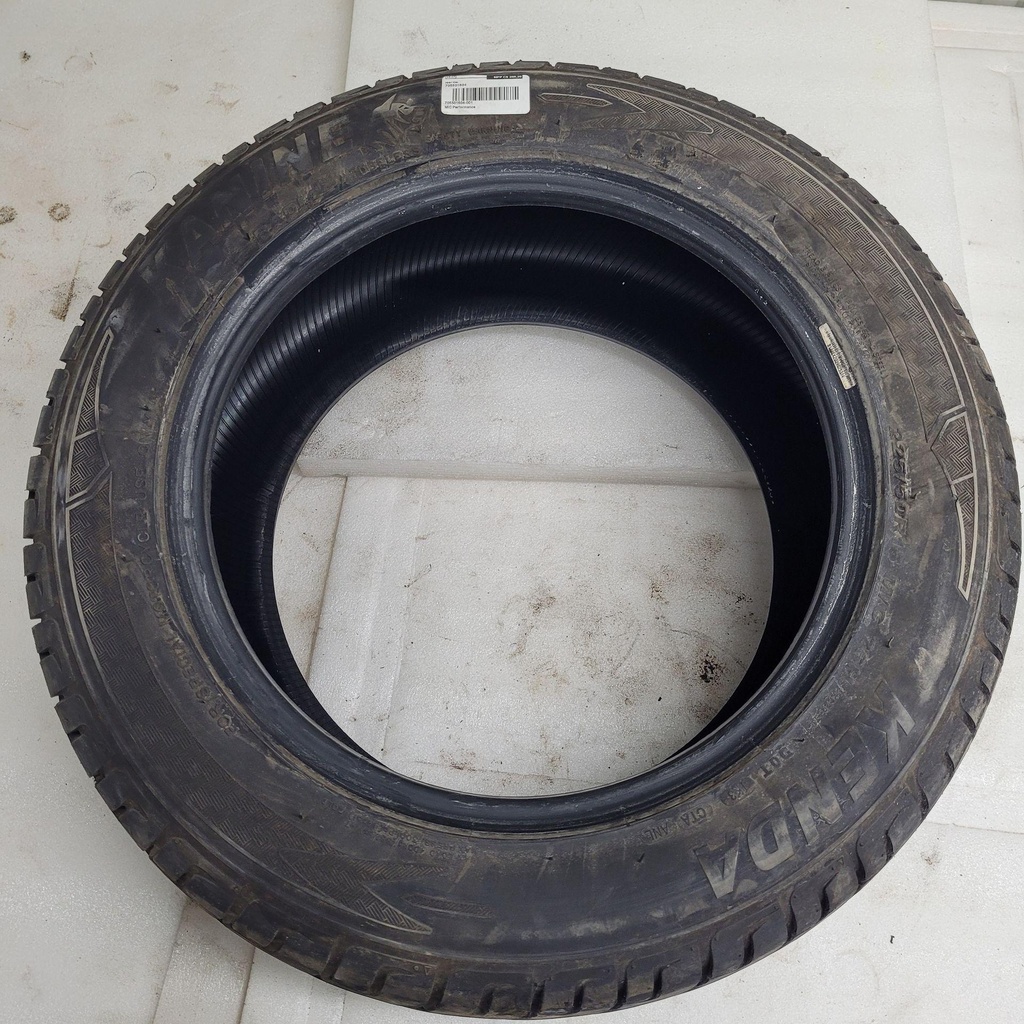[705501604-001] (new ref. 705503310) rear tire model-st ltd