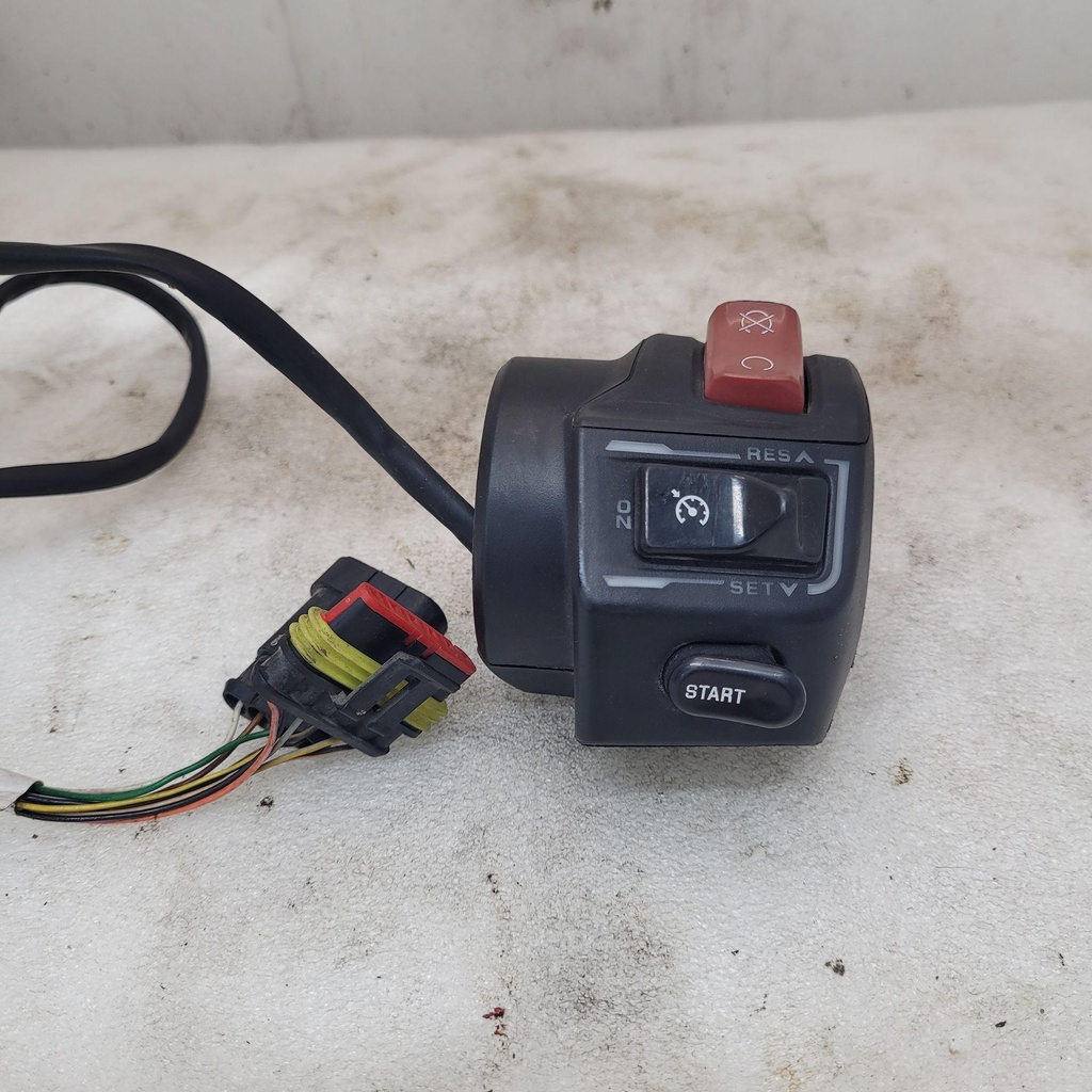[710003574-001] rh housing switch rs/p-ts
