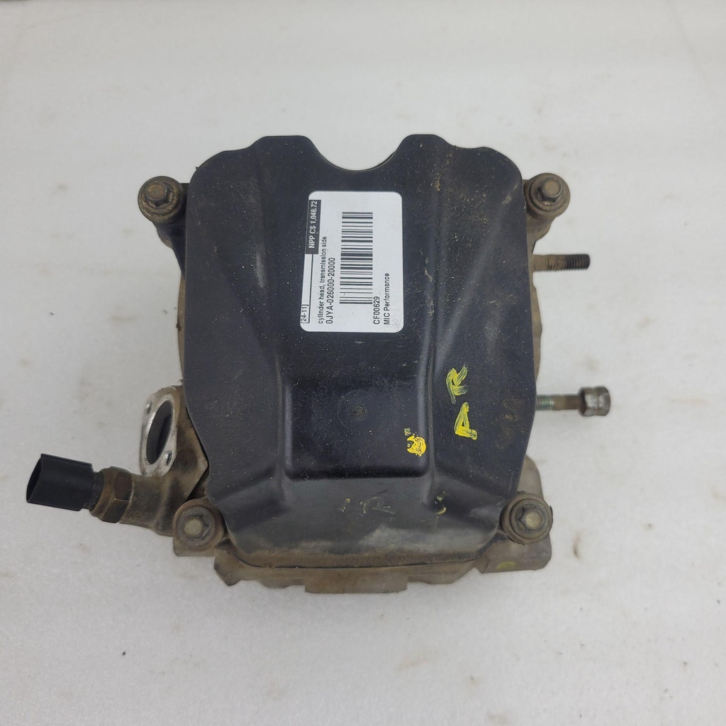 [CF00629] cylinder head, transmission side