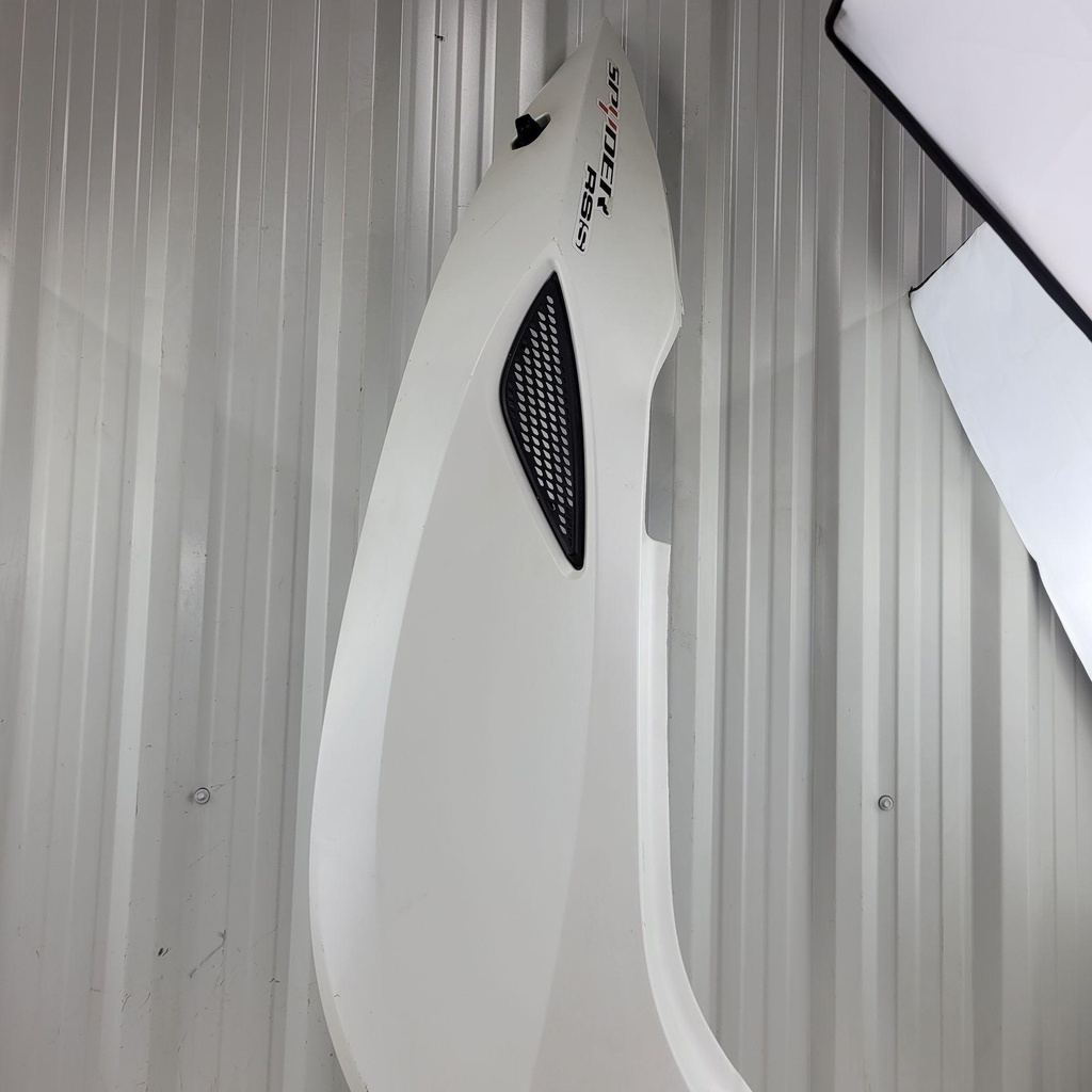 [705007763-001] (new ref. 705008917) vegas white rh rear panel model-vegas white satin